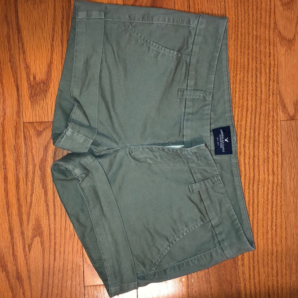 American Eagle Green shorts SIZE: 2